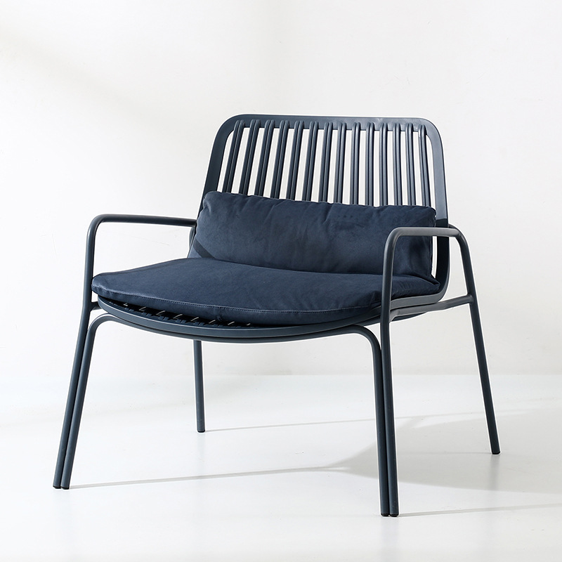 Sofa wystawiennicza fotel inte – Outdoor Furniture Exhibition recenzja i cena